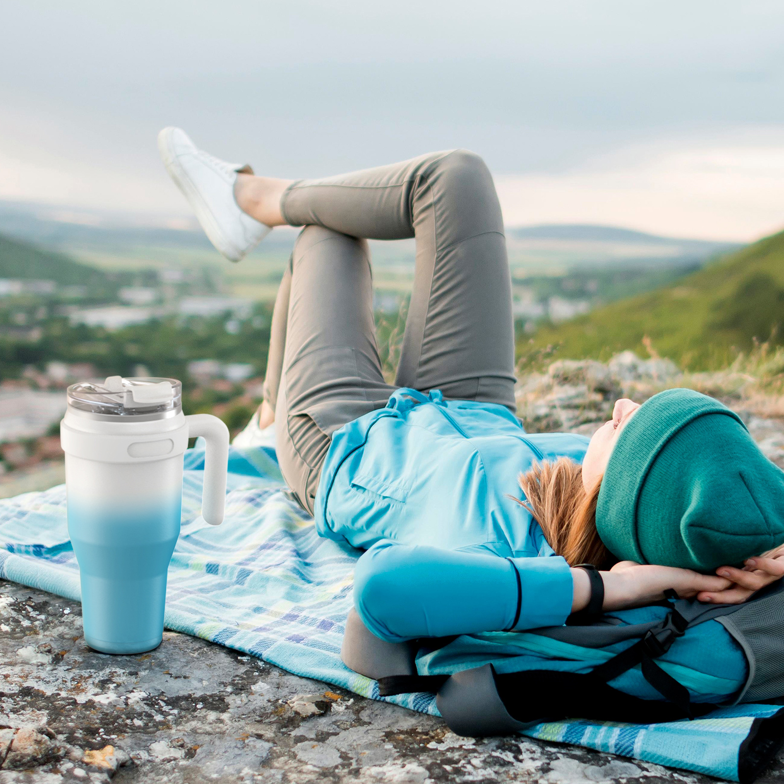 40oz tumbler with handle for easy grip